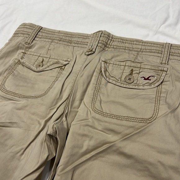 Hollister Tan Bermuda Shorts with Cargo Side Pocket Size 5 - 1037 - Picture 5 of 9